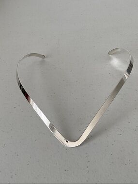 Best Modern Sterling Silver V-Neck Collar Necklace